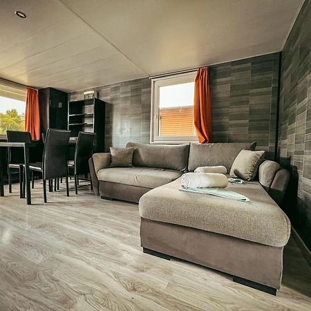 Lakóhajó, úszóház - Tisza-tó Tiszafüred Exterior foto