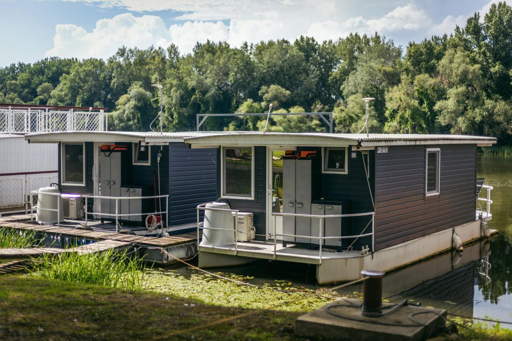 Lakóhajó, úszóház - Tisza-tó Tiszafüred Exterior foto