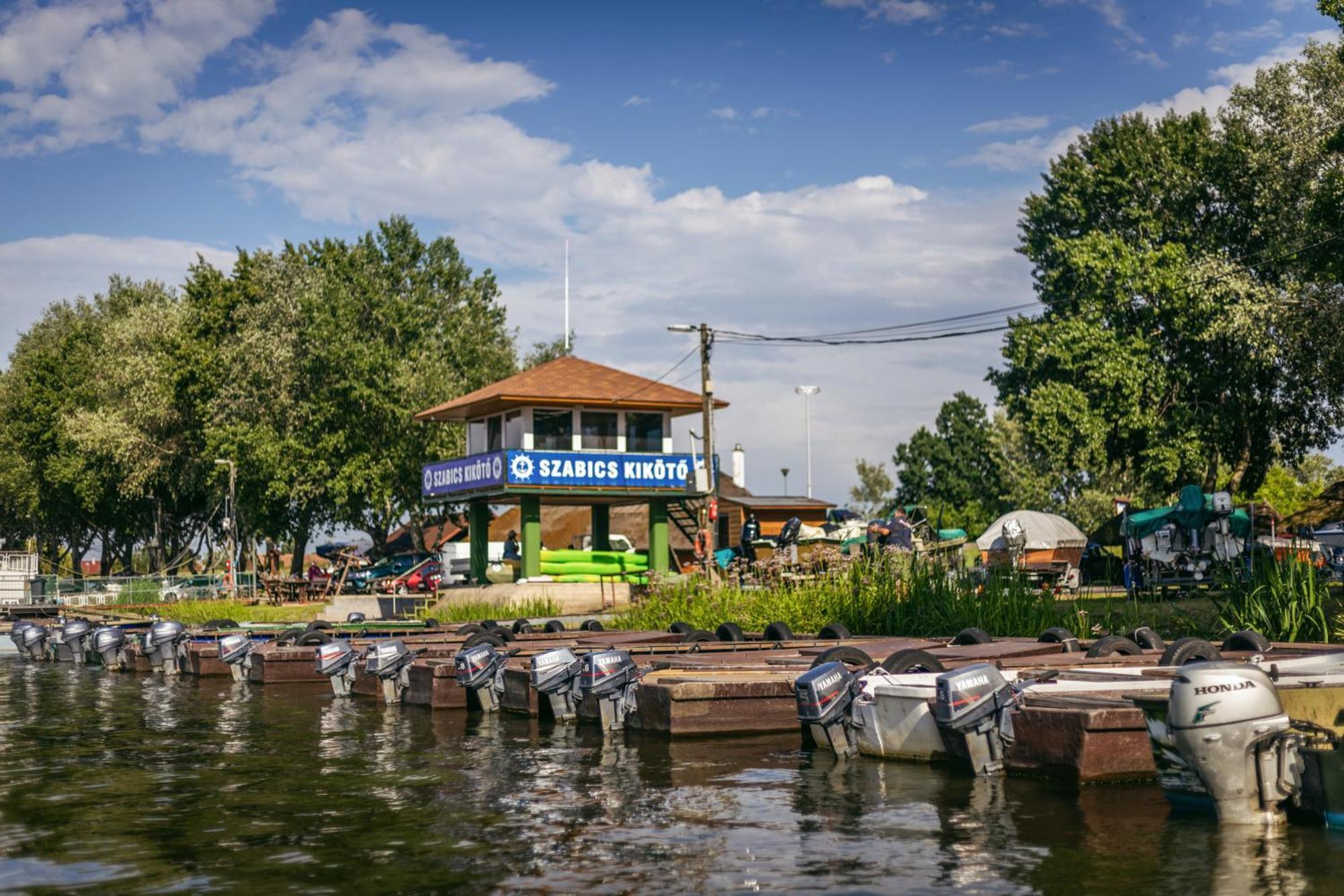 Lakóhajó, úszóház - Tisza-tó Tiszafüred Exterior foto