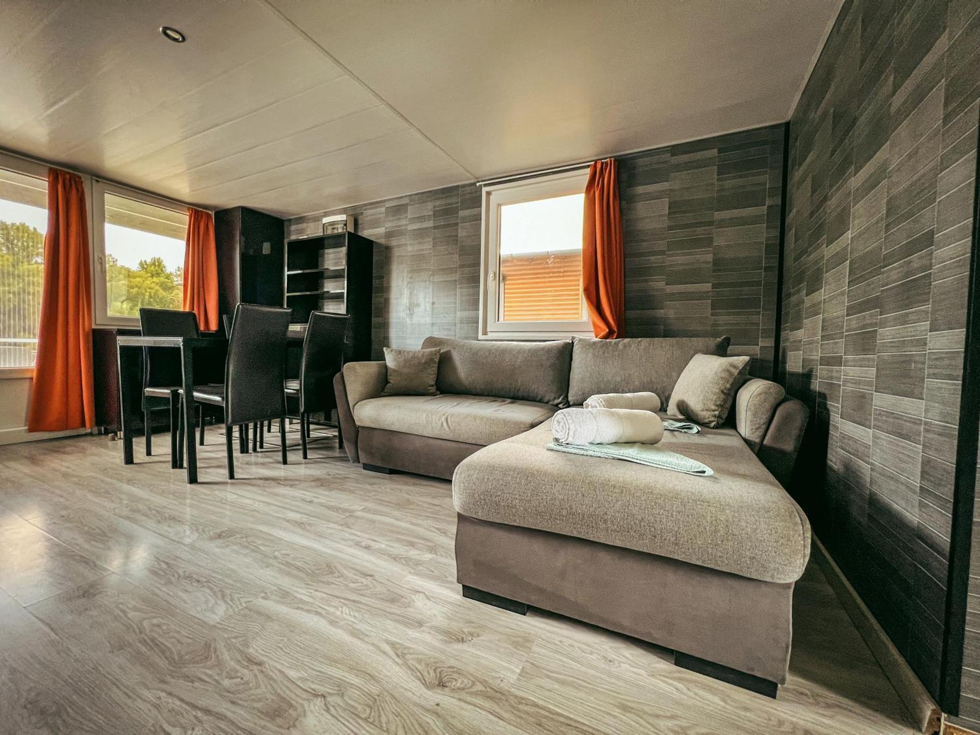 Lakóhajó, úszóház - Tisza-tó Tiszafüred Exterior foto